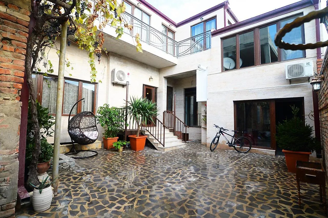 Отель Гостевой дом Friendship House Тбилиси Грузия